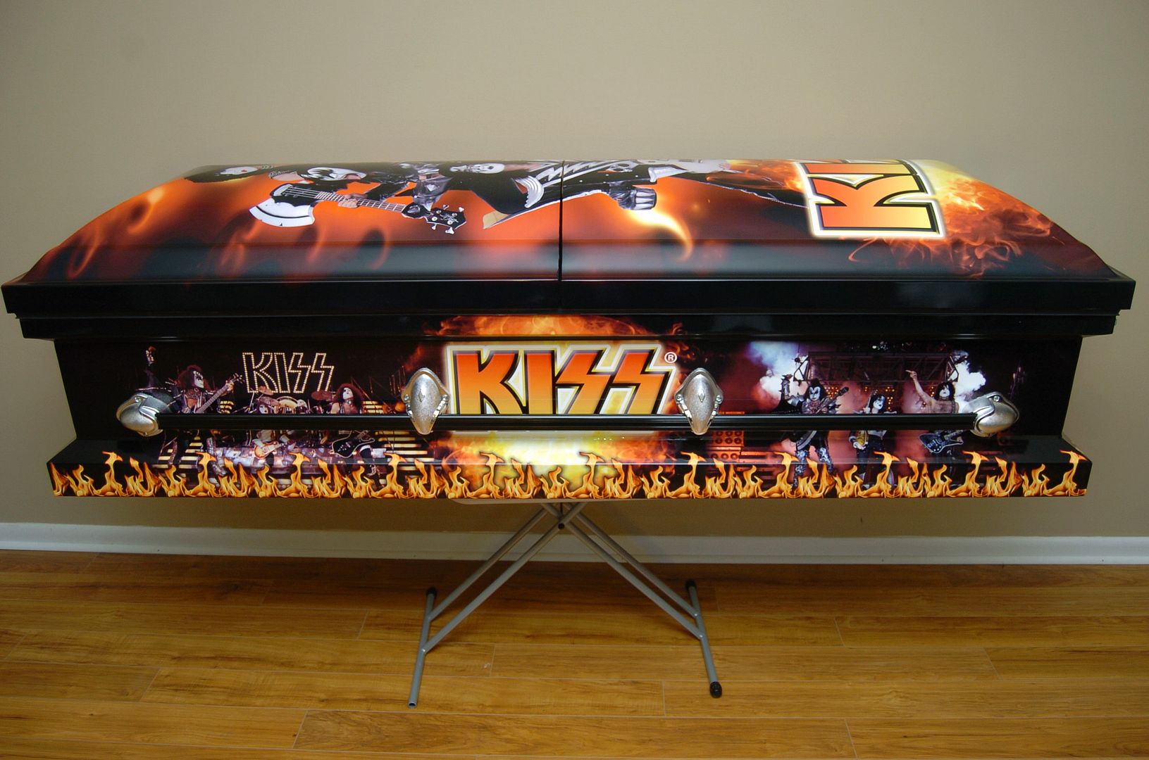 KISS Kasket 2011 Coffin Casket *** RARE*** Memorabilia eBay